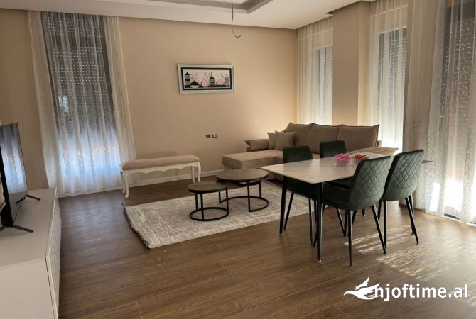 Shtepi me qera 2+1 ne Tirane - 60,000 Leke