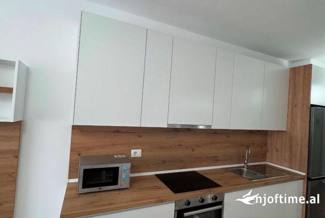 Shtepi me qera Apartament ne Tirane, 1+1, Mobilimi E mobiluar, Pagesa 500  Euro.