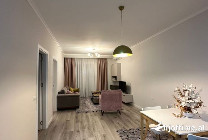 Shtepi me qera Apartament ne Tirane, 1+1, Mobilimi E mobiluar, Pagesa 680  Euro.