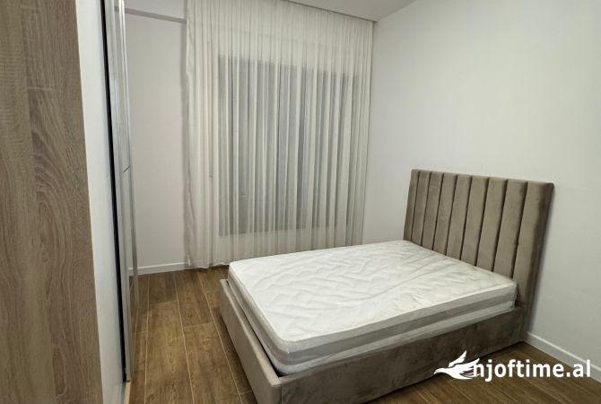 Shtepi me qera Apartament ne Tirane, 2+1, Mobilimi E mobiluar, Pagesa 60,000  Leke.