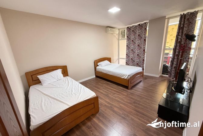 Shtepi me qera Apartament ne Tirane, 3+1, Mobilimi E mobiluar, Pagesa 800  Euro.