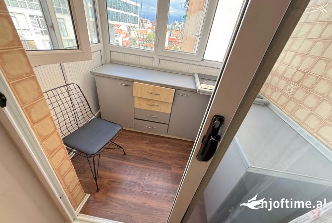 Shtepi me qera Apartament ne Tirane, 3+1, Mobilimi E mobiluar, Pagesa 800  Euro.