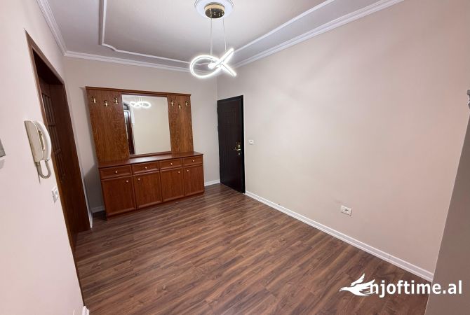 Shtepi me qera 3+1 ne Tirane - 800 Euro
