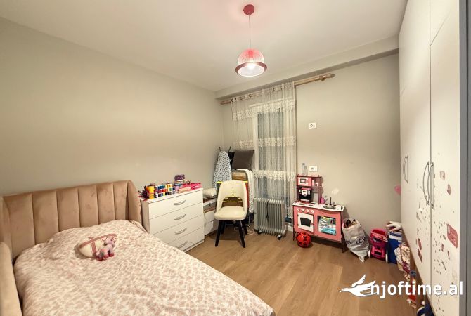 Shtepi ne shitje Apartament ne Tirane, 2+1, Mobilimi E mobiluar, Pagesa 143,000  Euro.