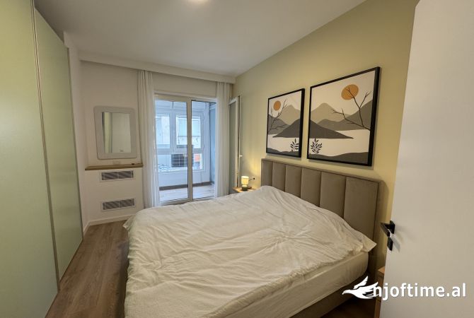 Shtepi me qera Apartament ne Tirane, 2+1, Mobilimi E mobiluar, Pagesa 1,000  Euro.