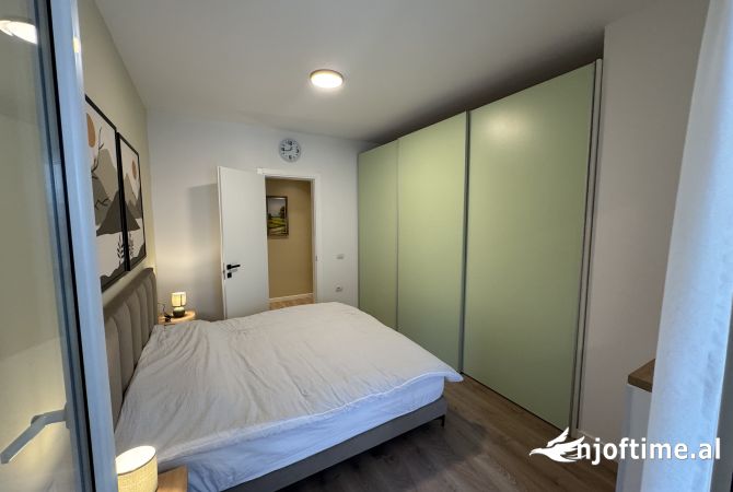 Shtepi me qera Apartament ne Tirane, 2+1, Mobilimi E mobiluar, Pagesa 1,000  Euro.