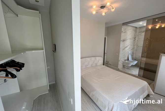 Shtepi me qera Apartament ne Tirane, 2+1, Mobilimi E mobiluar, Pagesa 650  Euro.