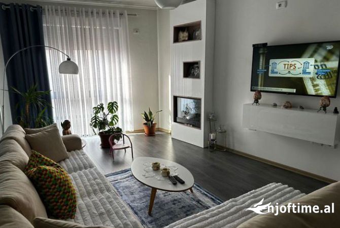 Shtepi ne shitje Apartament ne Tirane, 3+1, Mobilimi E mobiluar, Pagesa 170,000  Euro.