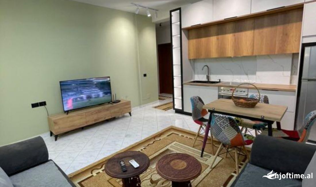 Shtepi me qera Apartament ne Tirane, 1+1, Mobilimi E mobiluar, Pagesa 550  Euro.