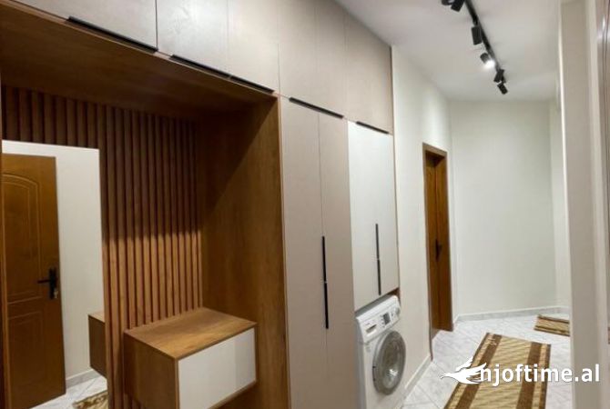 Shtepi me qera Apartament ne Tirane, 1+1, Mobilimi E mobiluar, Pagesa 550  Euro.