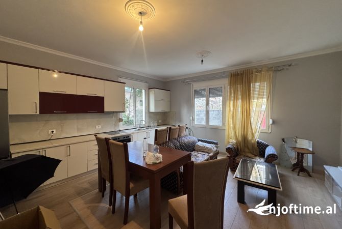 Shtepi me qera 2+1 ne Tirane - 400 Euro