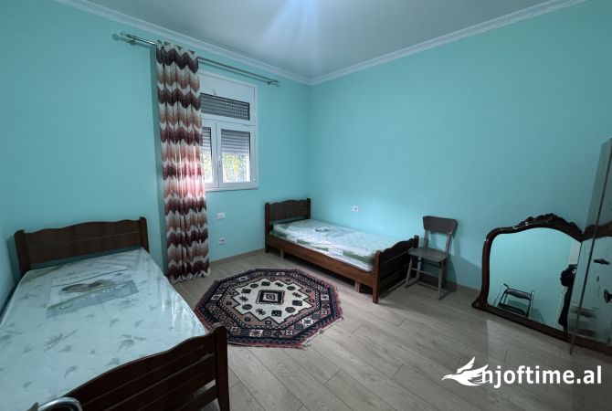 Shtepi me qera Apartament ne Tirane, 2+1, Mobilimi E mobiluar, Pagesa 400  Euro.