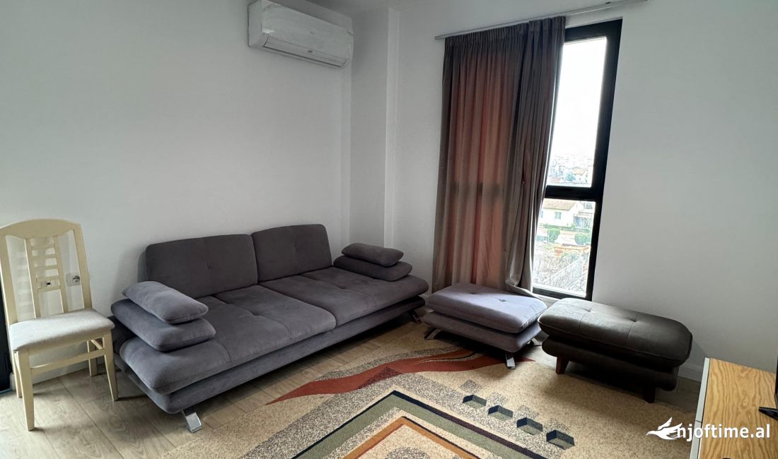 Shtepi me qera Apartament ne Tirane, 3+1, Mobilimi E mobiluar, Pagesa 600  Euro.