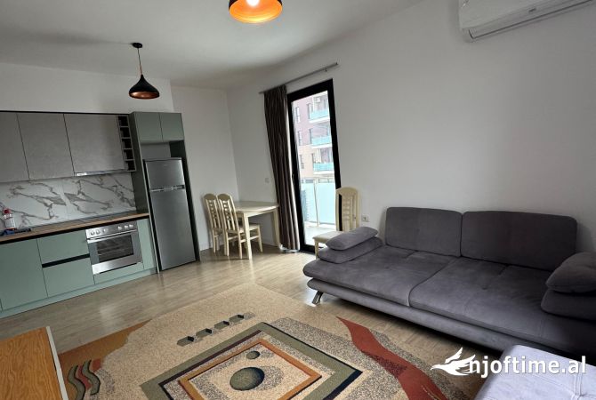 Shtepi me qera Apartament ne Tirane, 3+1, Mobilimi E mobiluar, Pagesa 600  Euro.
