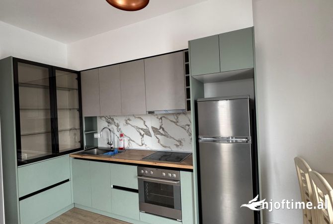 Shtepi me qera Apartament ne Tirane, 3+1, Mobilimi E mobiluar, Pagesa 600  Euro.