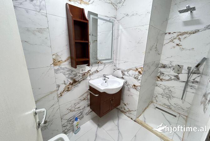 Shtepi me qera Apartament ne Tirane, Garsoniere, Mobilimi E mobiluar, Pagesa 350  Euro.