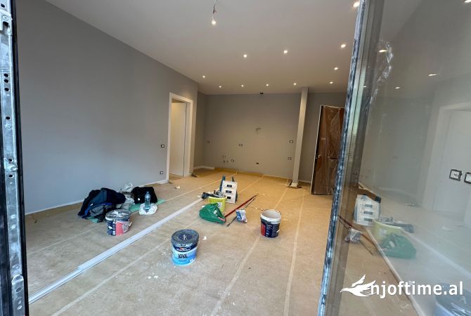 Shtepi me qera 2+1 ne Tirane - 1,400 Euro