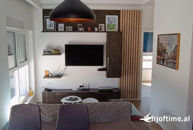 Shtepi me qera Apartament ne Tirane, 1+1, Mobilimi E mobiluar, Pagesa 400  Euro.