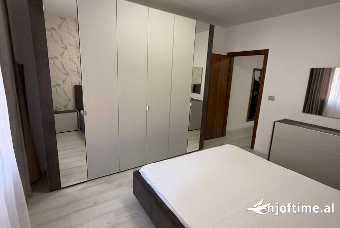 Shtepi me qera Apartament ne Tirane, 1+1, Mobilimi E mobiluar, Pagesa 630  Euro.