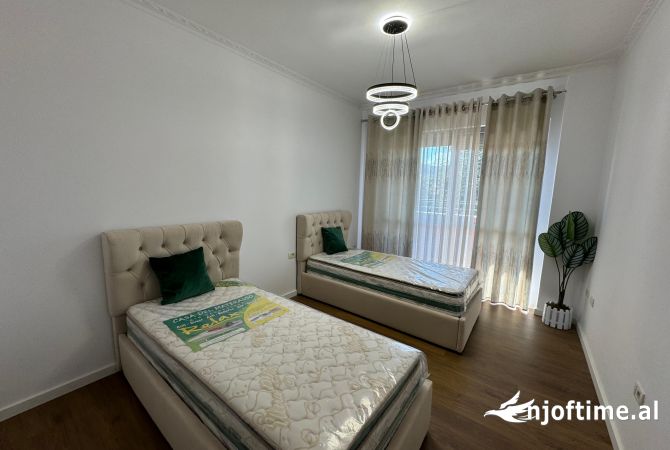 Shtepi me qera Apartament ne Tirane, 2+1, Mobilimi E mobiluar, Pagesa 50,000  Leke.
