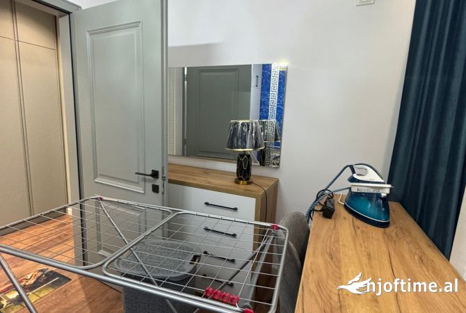 Shtepi me qera Apartament ne Tirane, 2+1, Mobilimi E mobiluar, Pagesa 550  Euro.