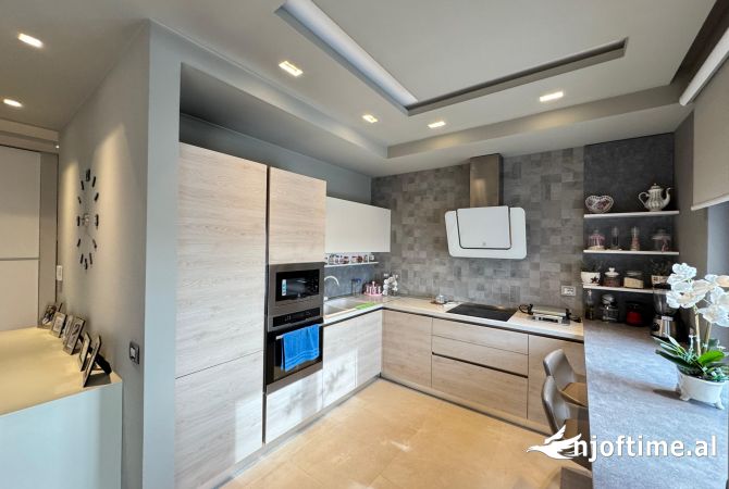 Shtepi me qera 2+1 ne Tirane - 1,200 Euro