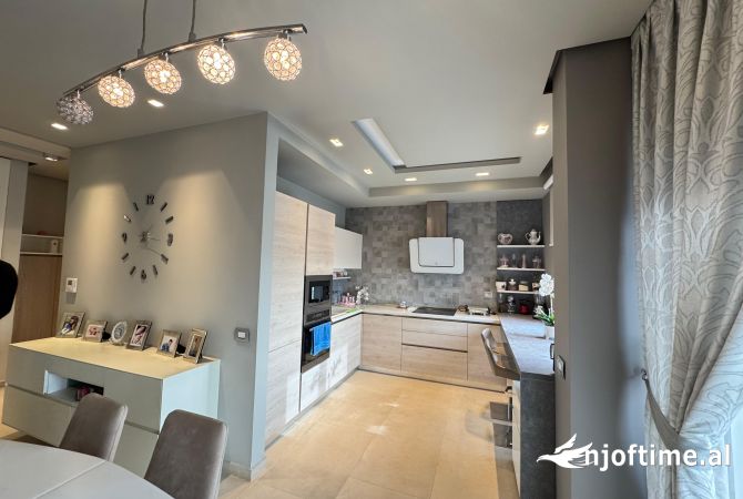 Shtepi me qera 2+1 ne Tirane - 1,200 Euro