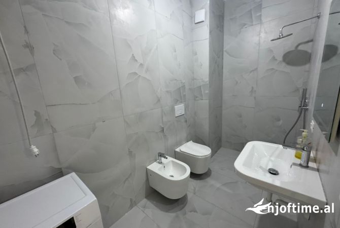 Shtepi me qera Apartament ne Tirane, 1+1, Mobilimi E mobiluar, Pagesa 40,000  Leke.