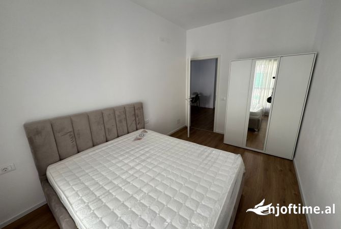 Shtepi me qera Apartament ne Tirane, 1+1, Mobilimi E mobiluar, Pagesa 40,000  Leke.