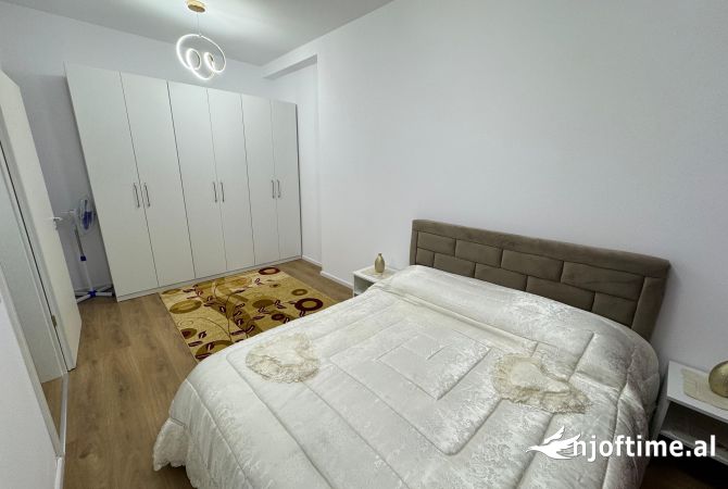 Shtepi me qera Apartament ne Tirane, 1+1, Mobilimi E mobiluar, Pagesa 400  Euro.