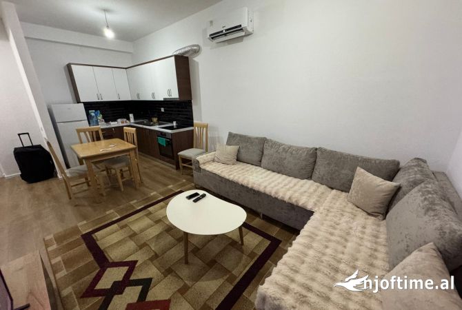 Shtepi me qera Apartament ne Tirane, 2+1, Mobilimi E mobiluar, Pagesa 600  Euro.