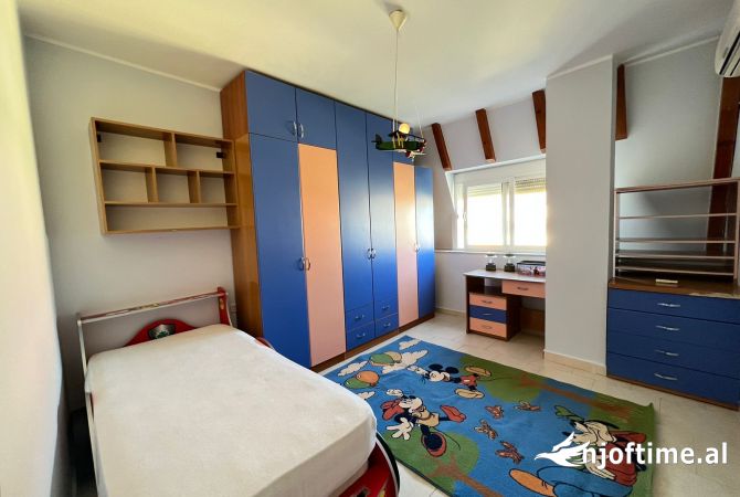 Shtepi me qera Apartament ne Tirane, 2+1, Mobilimi E mobiluar, Pagesa 750  Euro.