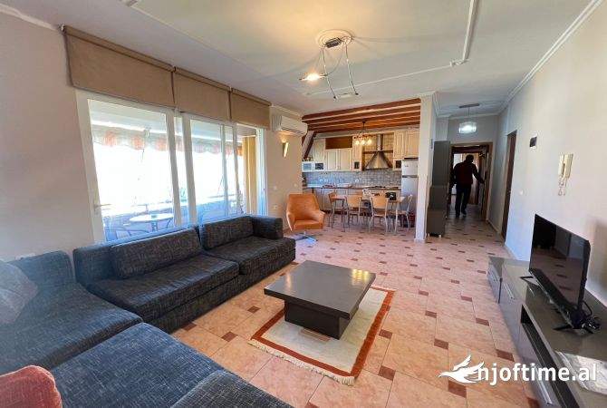 Shtepi me qera Apartament ne Tirane, 2+1, Mobilimi E mobiluar, Pagesa 750  Euro.