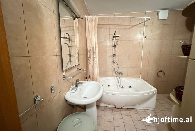 Shtepi me qera Apartament ne Tirane, 2+1, Mobilimi E mobiluar, Pagesa 750  Euro.