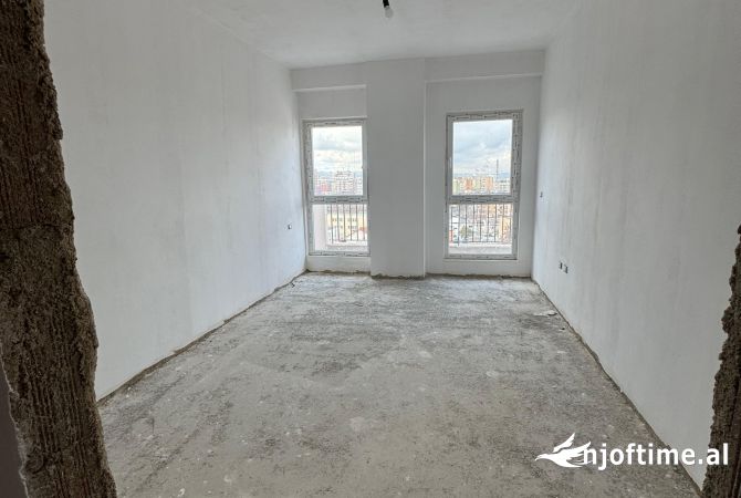 Shtepi ne shitje Apartament ne Tirane, 2+1, Mobilimi Bosh, pa mobiluar, Pagesa 184,000  Euro.
