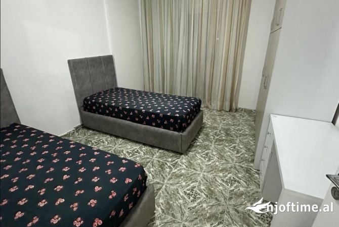 Shtepi me qera Apartament ne Tirane, 2+1, Mobilimi E mobiluar, Pagesa 55,000  Leke.