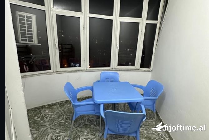 Shtepi me qera Apartament ne Tirane, 2+1, Mobilimi E mobiluar, Pagesa 55,000  Leke.