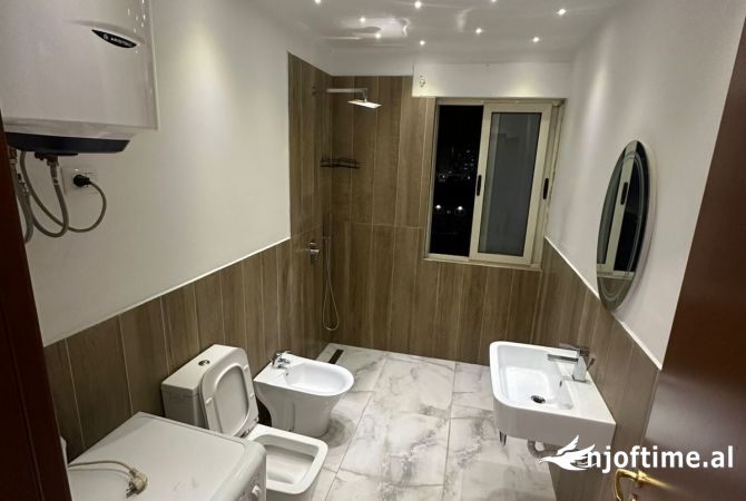 Shtepi me qera Apartament ne Tirane, 2+1, Mobilimi E mobiluar, Pagesa 600  Euro.