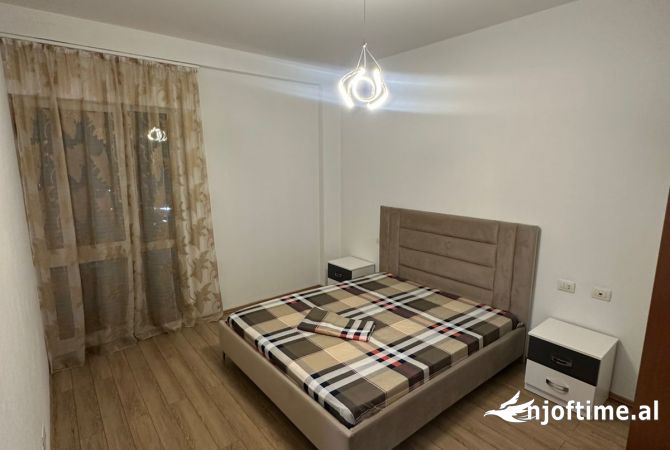 Shtepi me qera Apartament ne Tirane, 2+1, Mobilimi E mobiluar, Pagesa 600  Euro.