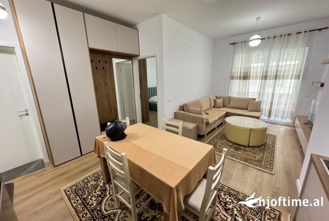 Shtepi me qera Apartament ne Tirane, 1+1, Mobilimi E mobiluar, Pagesa 450  Euro.