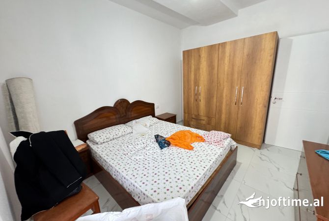Shtepi me qera Apartament ne Tirane, 2+1, Mobilimi E mobiluar, Pagesa 50,000  Leke.