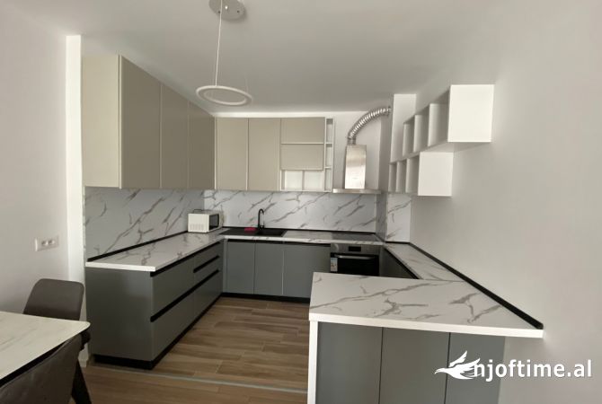 Shtepi me qera 2+1 ne Tirane - 650 Euro