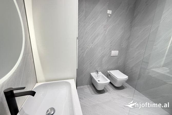 Shtepi me qera Apartament ne Tirane, 2+1, Mobilimi E mobiluar, Pagesa 1,300  Euro.