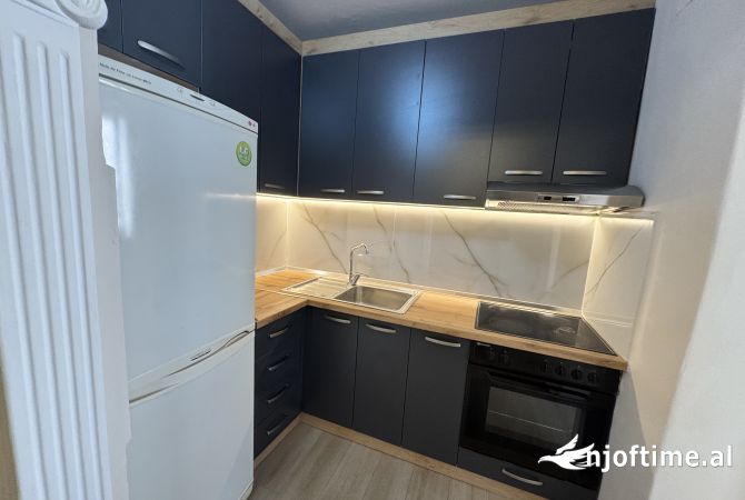 Shtepi ne shitje Apartament ne Tirane, 1+1, Mobilimi E mobiluar, Pagesa 90,000  Euro.