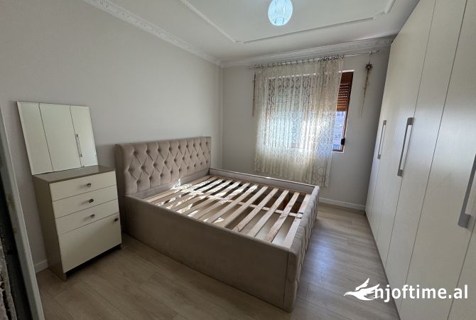 Shtepi ne shitje Apartament ne Tirane, 1+1, Mobilimi E mobiluar, Pagesa 90,000  Euro.