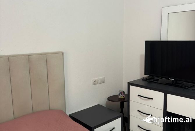 Shtepi me qera Apartament ne Tirane, 2+1, Mobilimi E mobiluar, Pagesa 600  Euro.