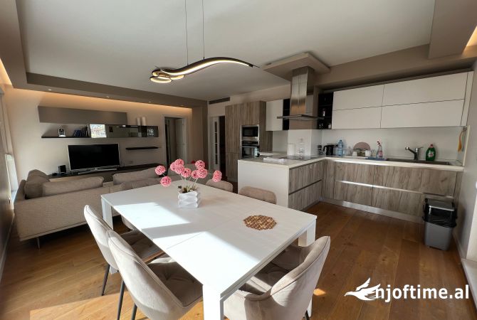 Shtepi ne shitje Apartament ne Tirane, 3+1, Mobilimi E mobiluar, Pagesa 340,000  Euro.