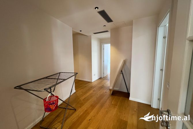 Shtepi ne shitje Apartament ne Tirane, 3+1, Mobilimi E mobiluar, Pagesa 340,000  Euro.