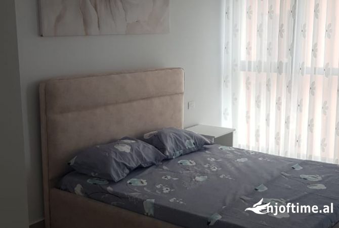 Shtepi me qera Apartament ne Tirane, 2+1, Mobilimi E mobiluar, Pagesa 650  Euro.