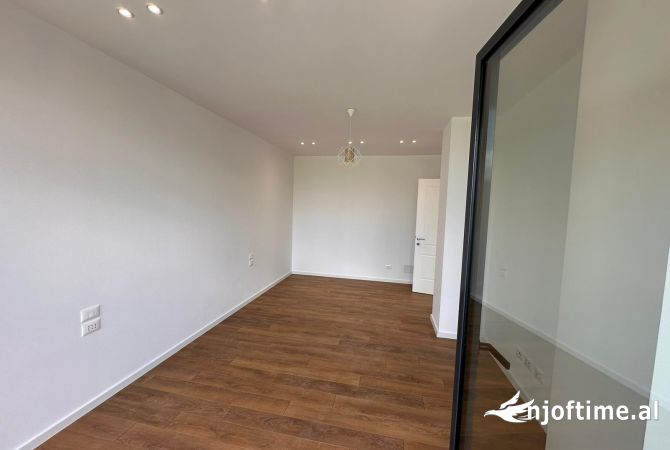 Jepet apartament  me qira  2+1 + post parking  Rruga e kosovarv Lake View Rezidence 1500 euro 